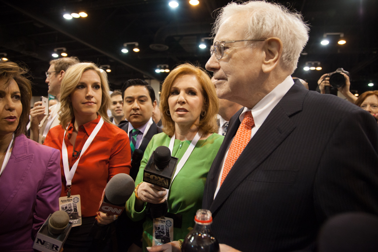 巴菲特股东大会：成功，就是在一堆错误中找正确决定(图2)