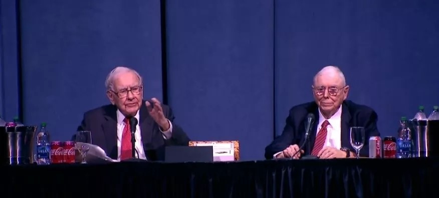 巴菲特股东大会：成功，就是在一堆错误中找正确决定(图4)