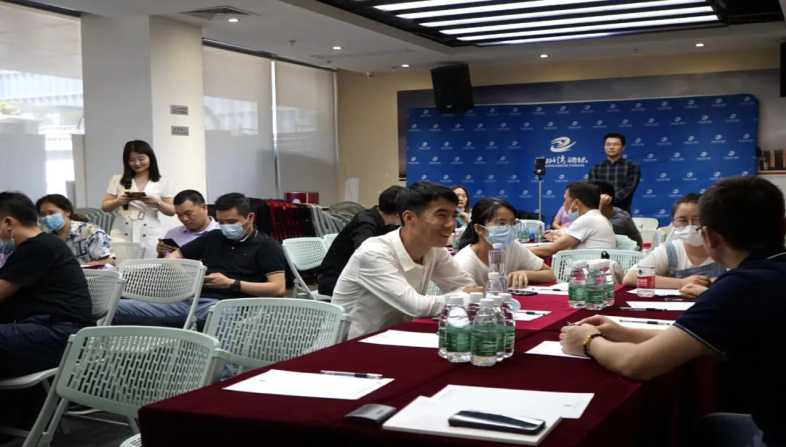 安防企业如何更好转型亚马逊—亚马逊跨境电商沙龙活动成功举办!(图1) 安防企业如何更好转型亚马逊—亚马逊跨境电商沙龙活动成功举办!(图1)